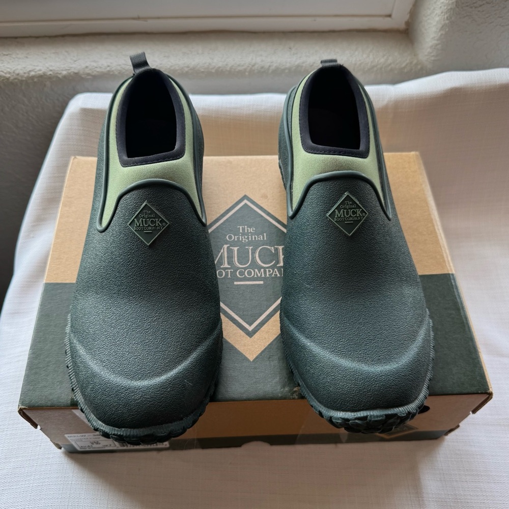 Muck Boot Women's Green Winter & Rain Boots - Picture 2 of 9